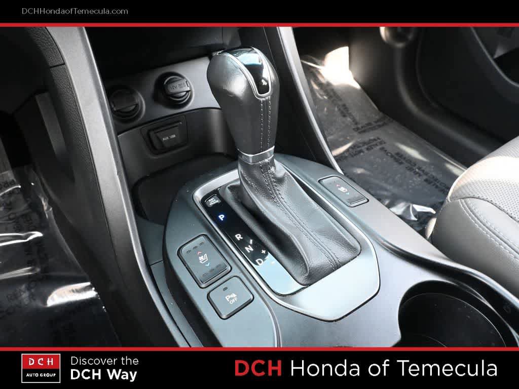 Used 2015 Hyundai Santa Fe GLS w/ Option Group 03 FWD image 11