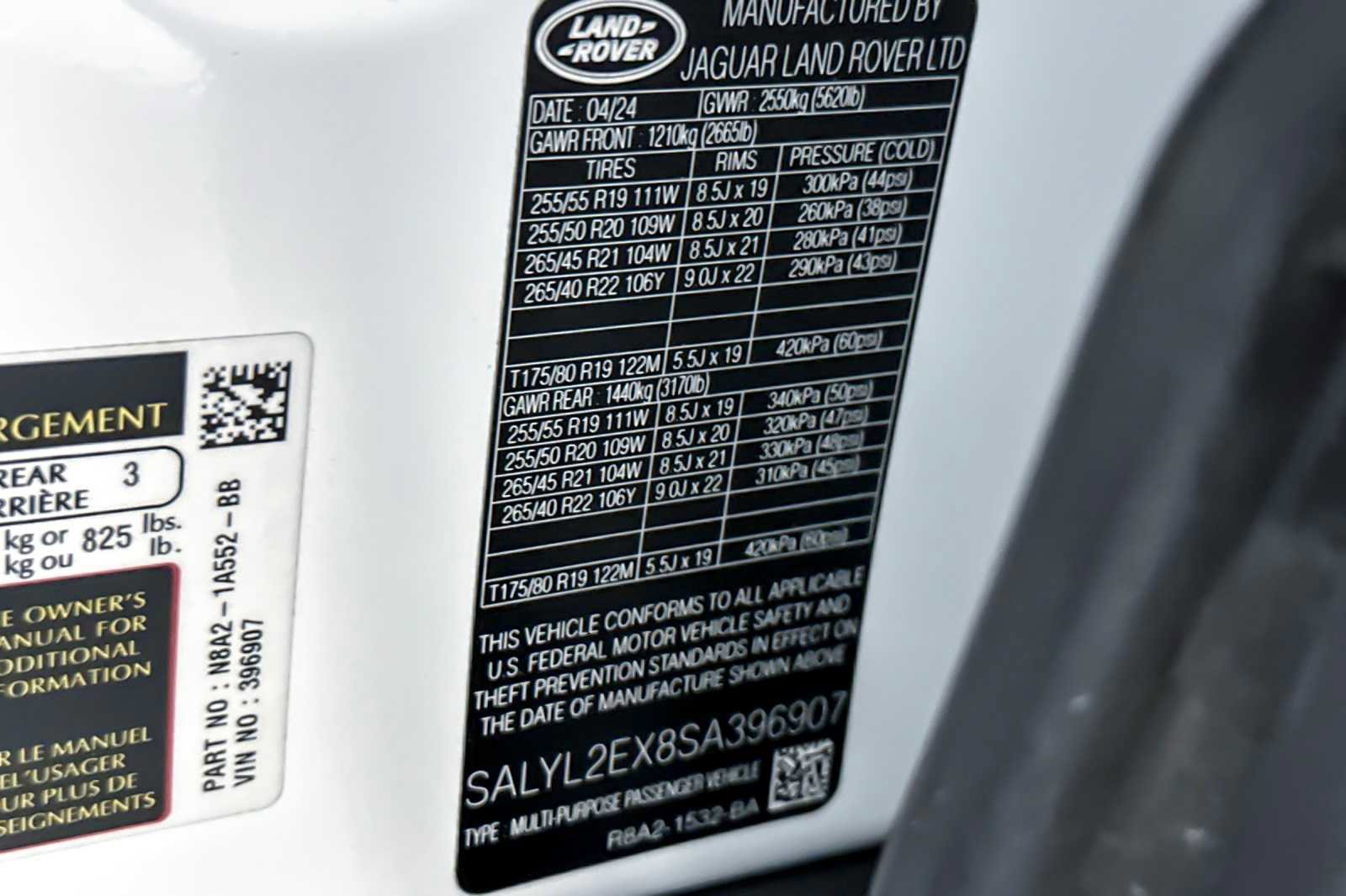 Used 2025 Land Rover Range Rover Velar Dynamic SE image 30