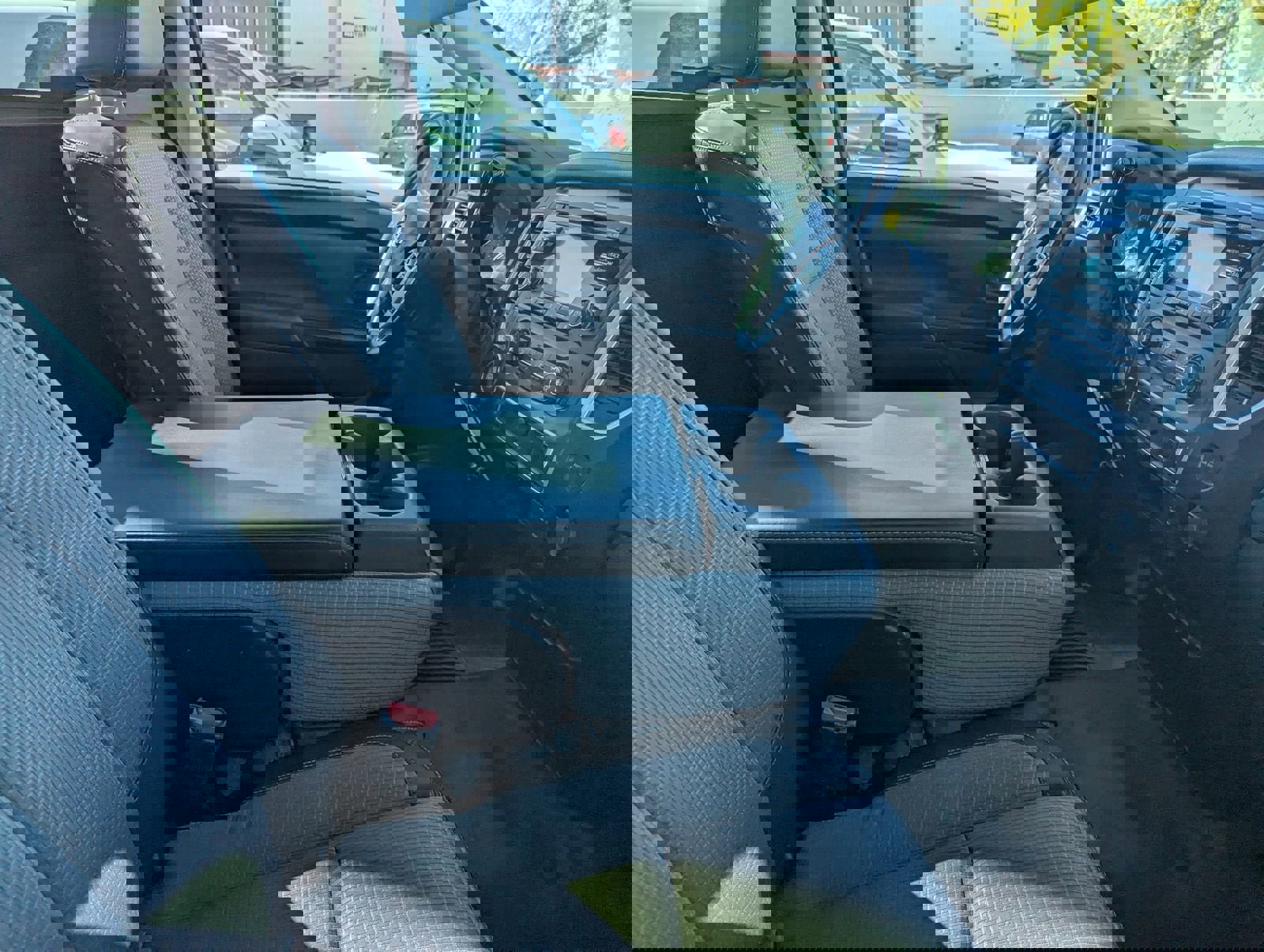 Used 2017 Nissan Titan S image 6