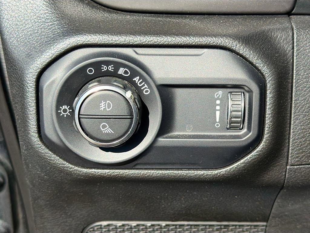 Used 2023 Jeep Gladiator Sport image 30