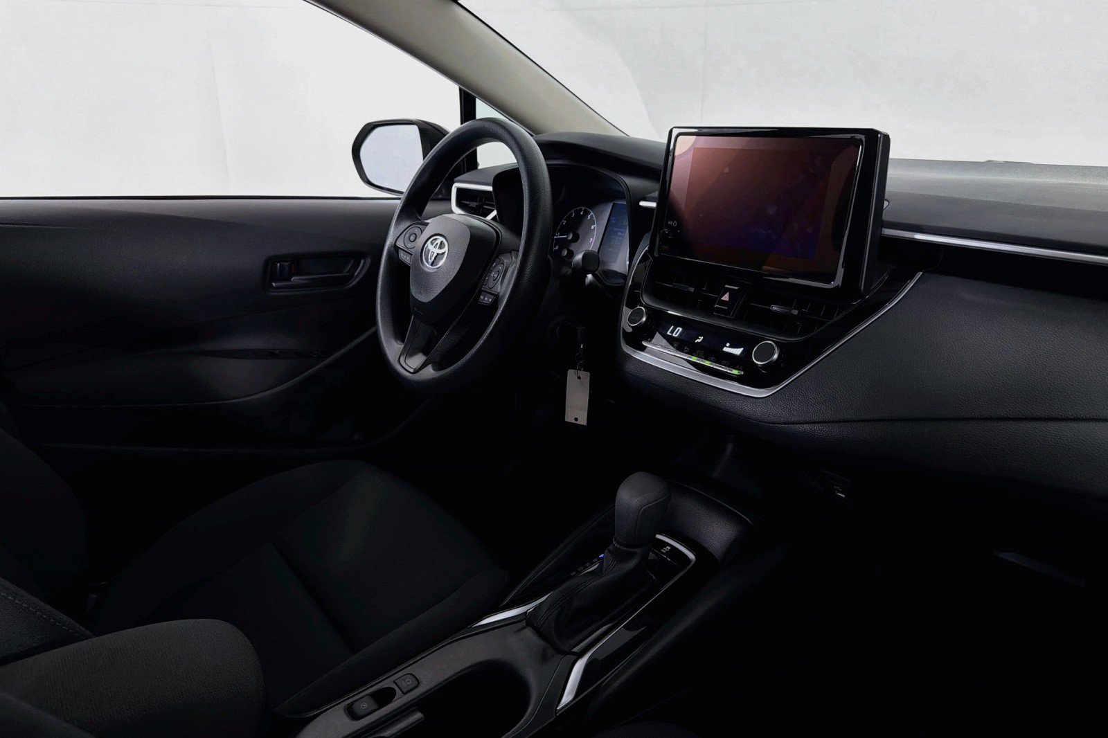 Used 2025 Toyota Corolla LE FWD image 32