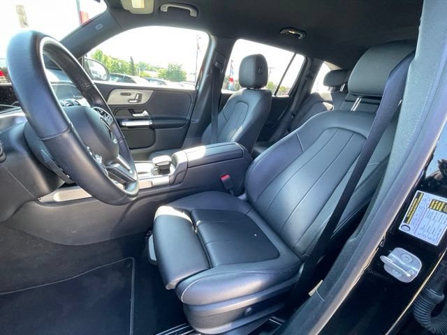 Used 2023 Mercedes-Benz GLB 250 4MATIC w/ Premium Package image 11