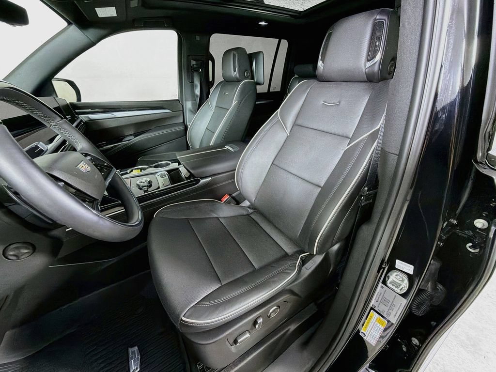 Used 2026 Cadillac Escalade ESV Sport w/ LPO, ONYX Package AWD/4WD image 12