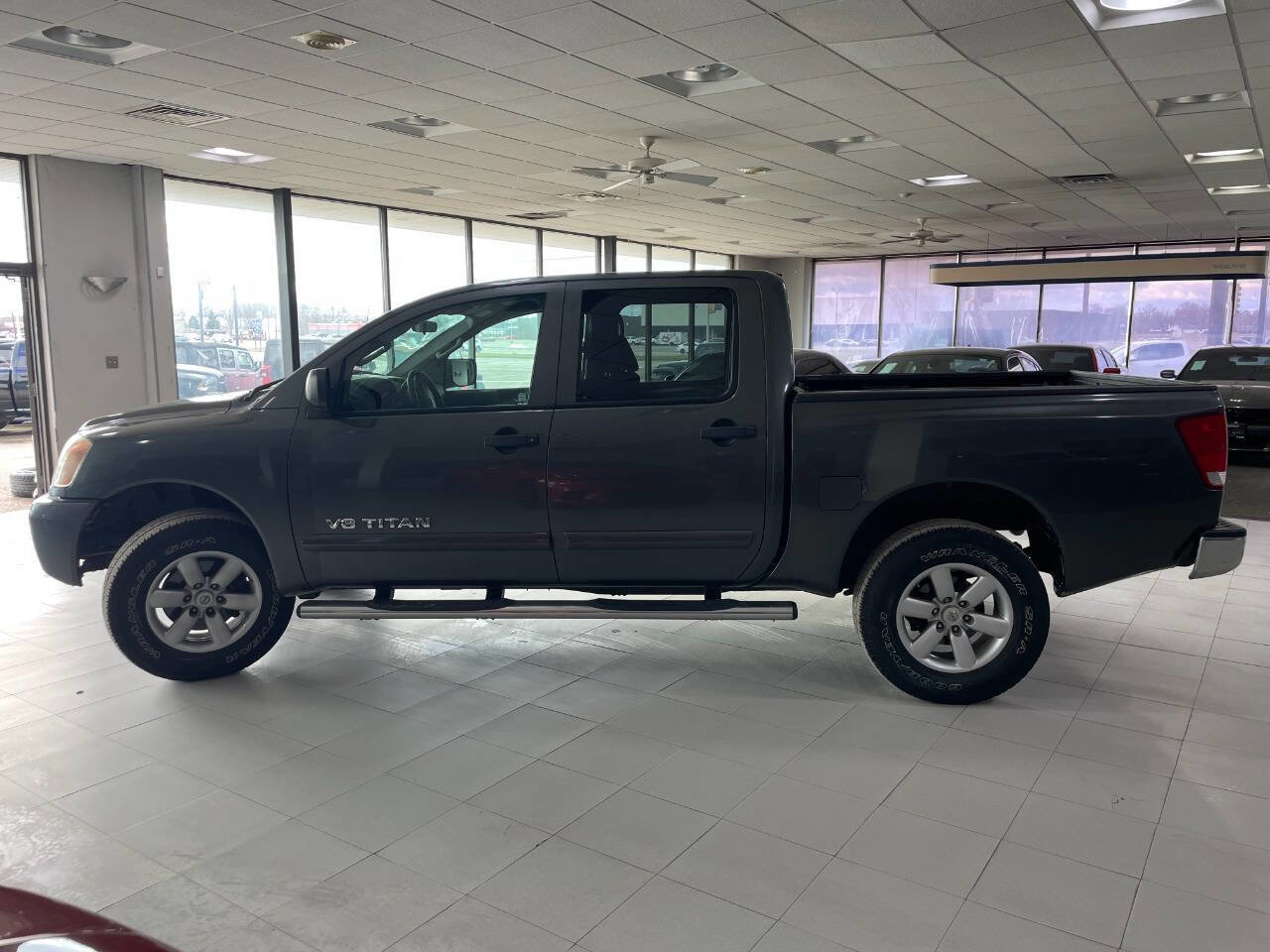 Used 2012 Nissan Titan SV image 4