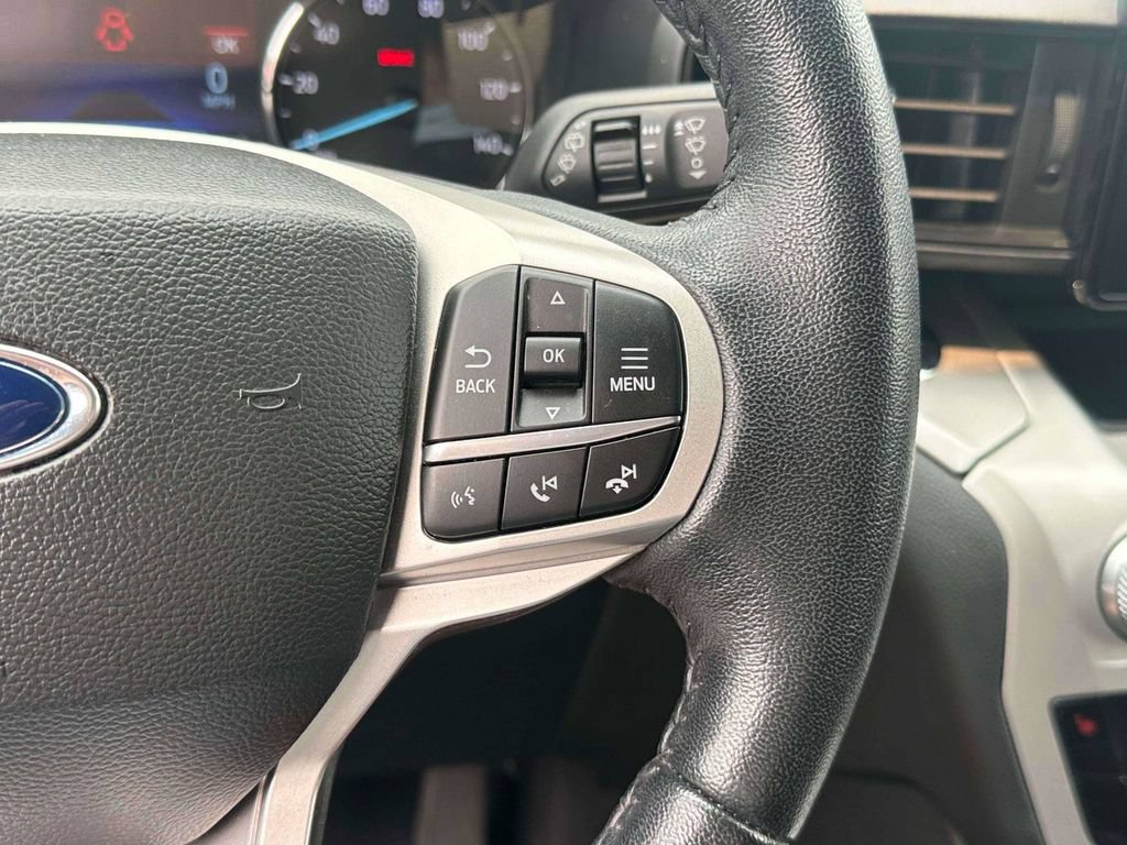 Used 2022 Ford Explorer XLT AWD/4WD image 24