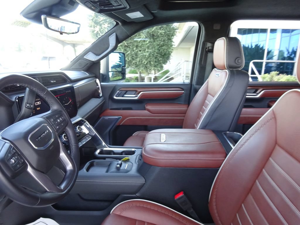 Certified 2025 GMC Sierra 2500 Denali Ultimate AWD/4WD image 16
