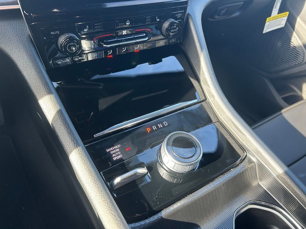 New 2025 Jeep Grand Cherokee Limited image 16
