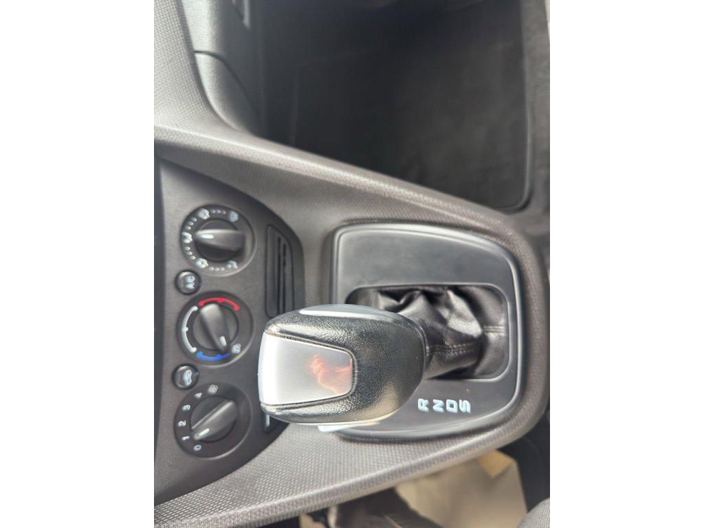 Used 2015 Ford Transit Connect XLT image 14