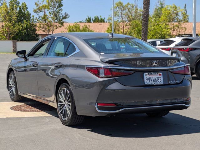 Used 2025 Lexus ES 300h w/ Premium Package image 7