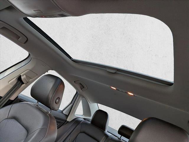 Used 2019 Volkswagen Jetta SEL Premium image 13