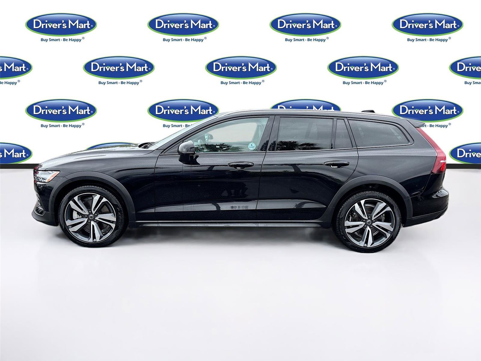 Used 2025 Volvo V60 B5 Cross Country Plus AWD/4WD image 4