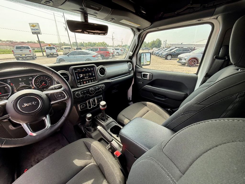 Used 2018 Jeep Wrangler Unlimited Sahara image 13