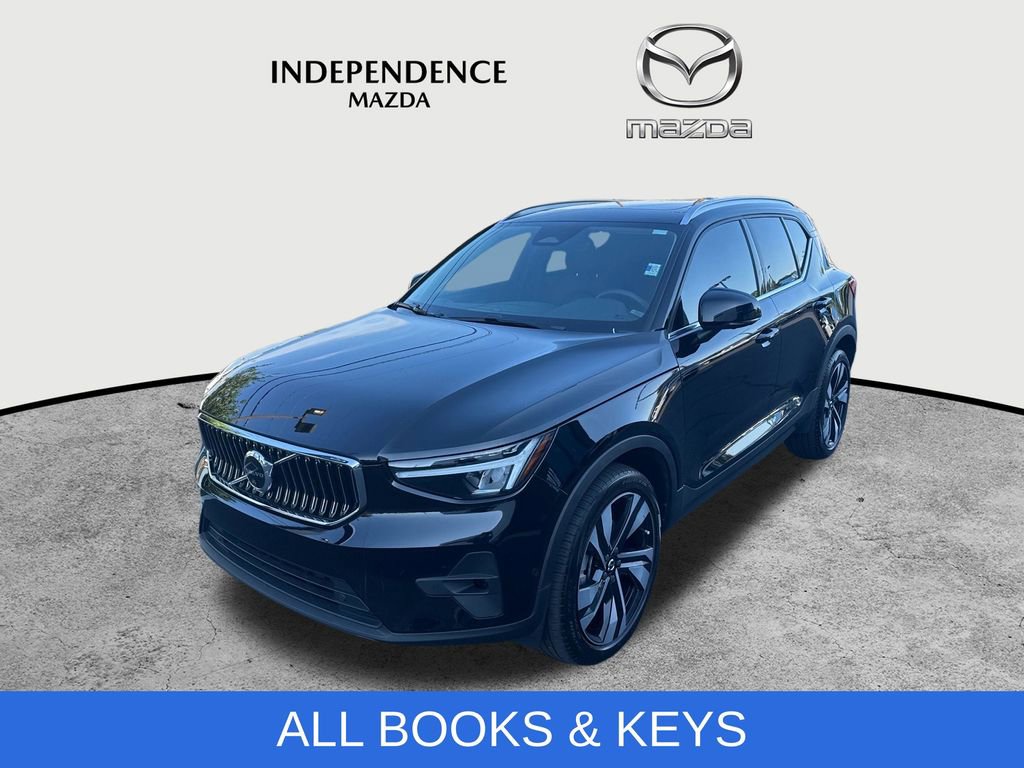 Used 2023 Volvo XC40 B5 Plus w/ Protection Package Premier AWD/4WD image 7