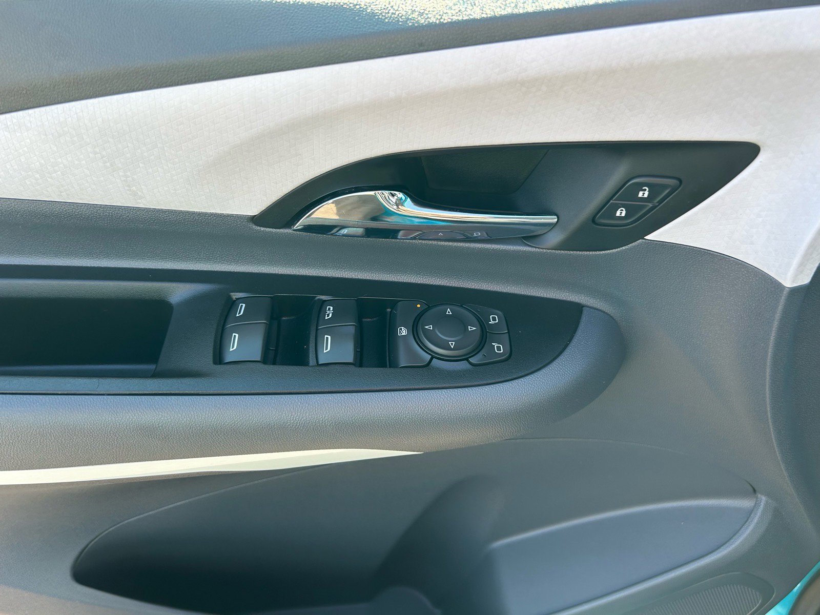 Used 2021 Chevrolet Bolt LT image 17