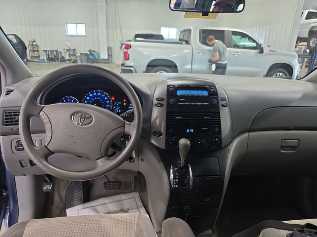 Used 2007 Toyota Sienna LE w/ LE Pkg 2 FWD image 9
