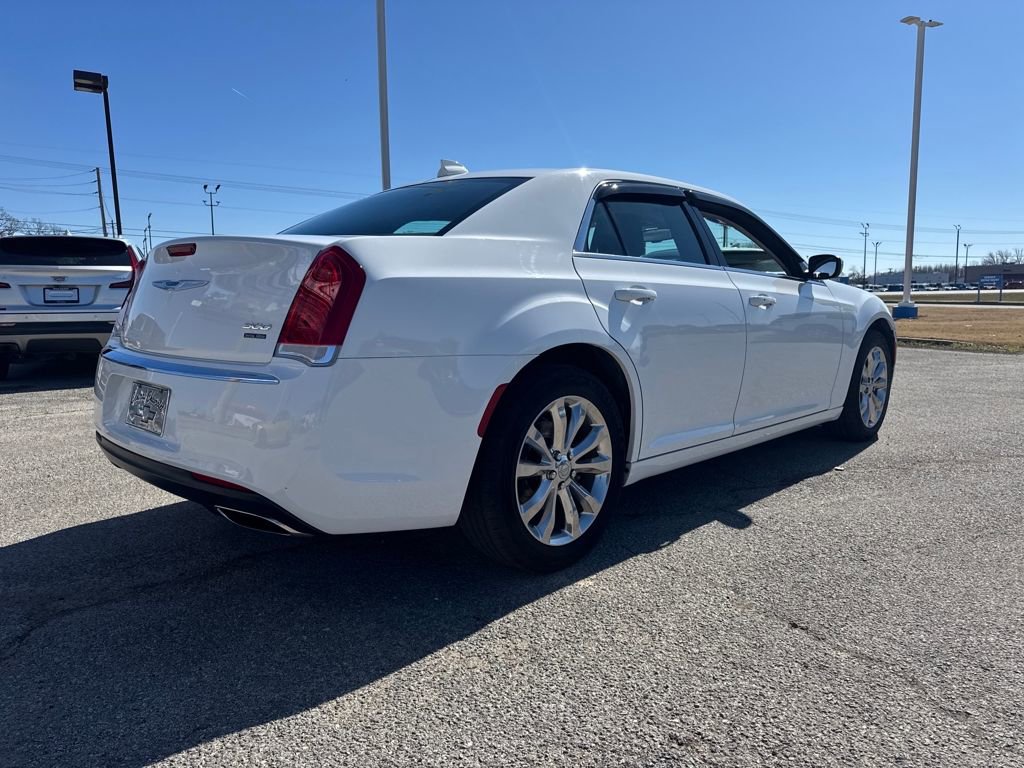 Used 2021 Chrysler 300 Touring w/ Driver Convenience Group image 6