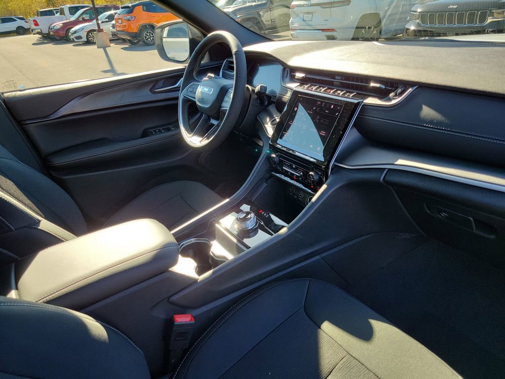 New 2025 Jeep Grand Cherokee Laredo X image 36