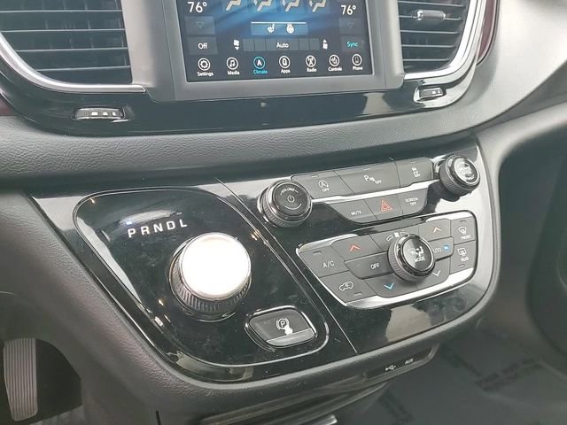 Used 2019 Chrysler Pacifica Touring-L image 21