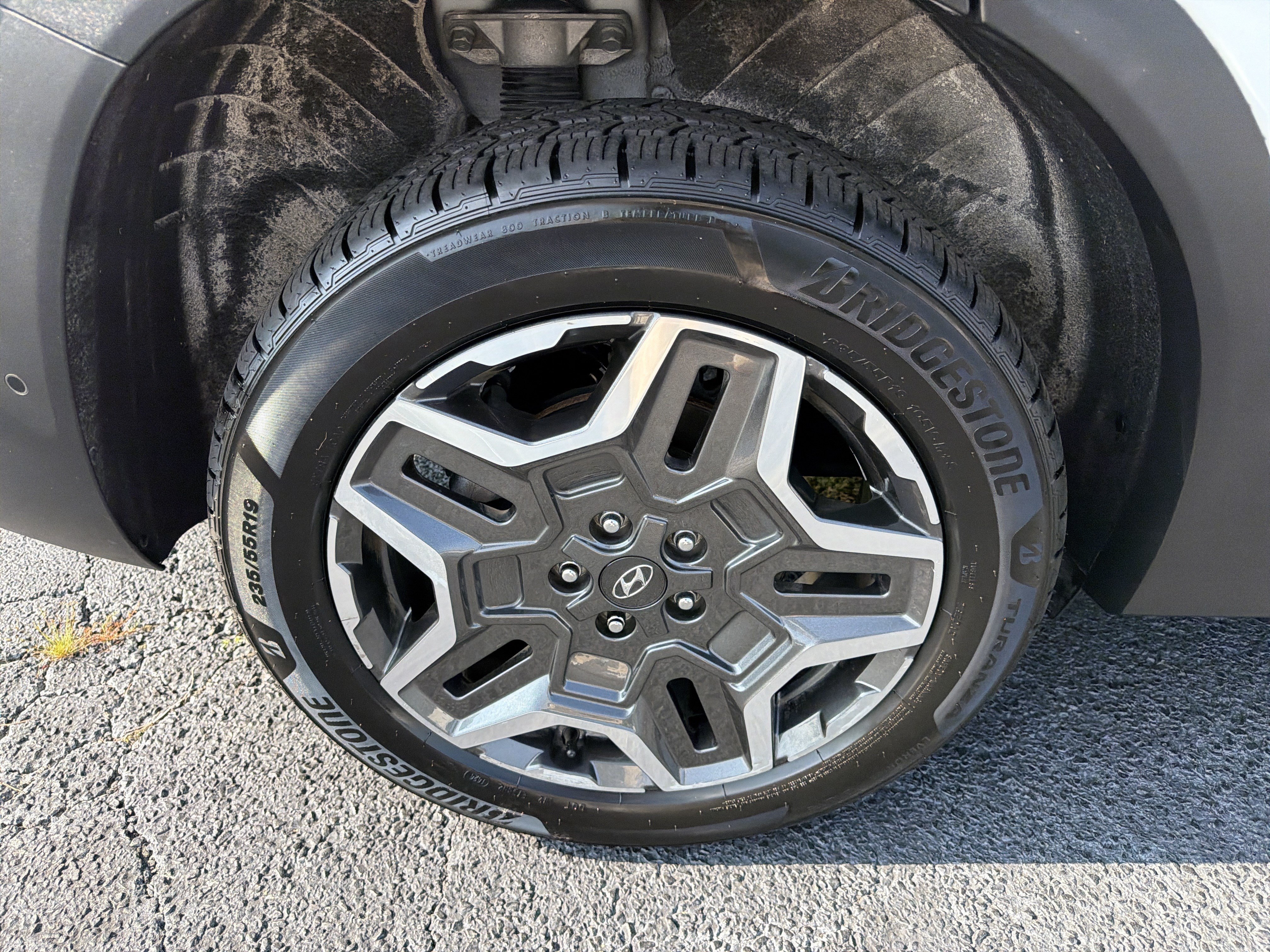Used 2023 Hyundai Santa Fe Limited AWD/4WD image 29