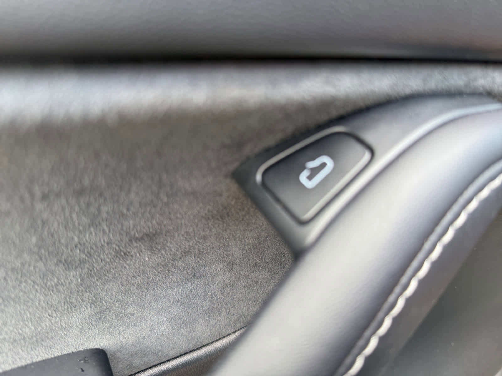 Used 2022 Tesla Model Y Performance image 24