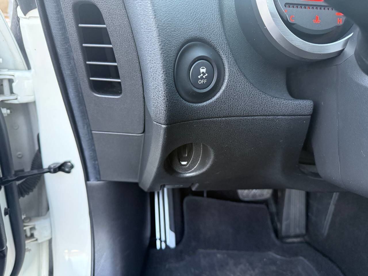 Used 2016 Nissan 370Z Coupe image 24