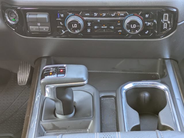 Used 2025 Chevrolet Silverado 1500 High Country w/ High Country Premium Package AWD/4WD image 15
