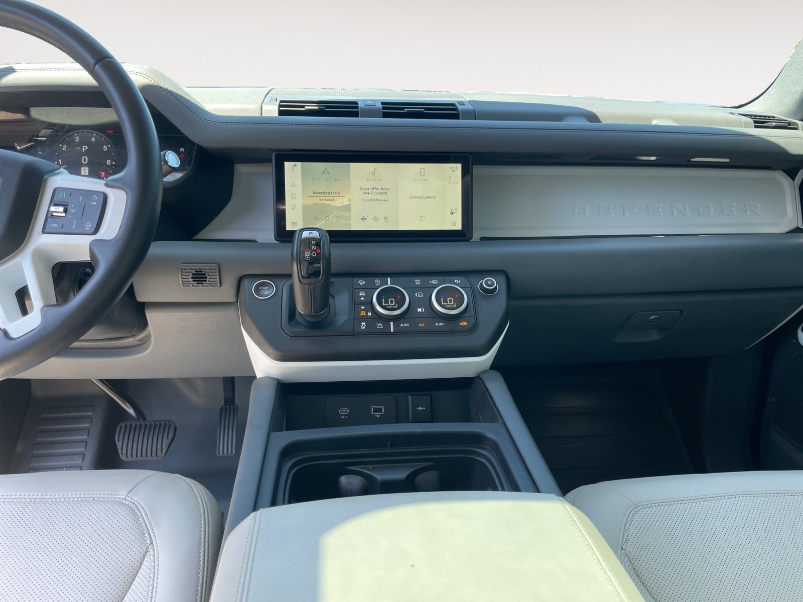 Used 2024 Land Rover Defender 110 S AWD/4WD image 13
