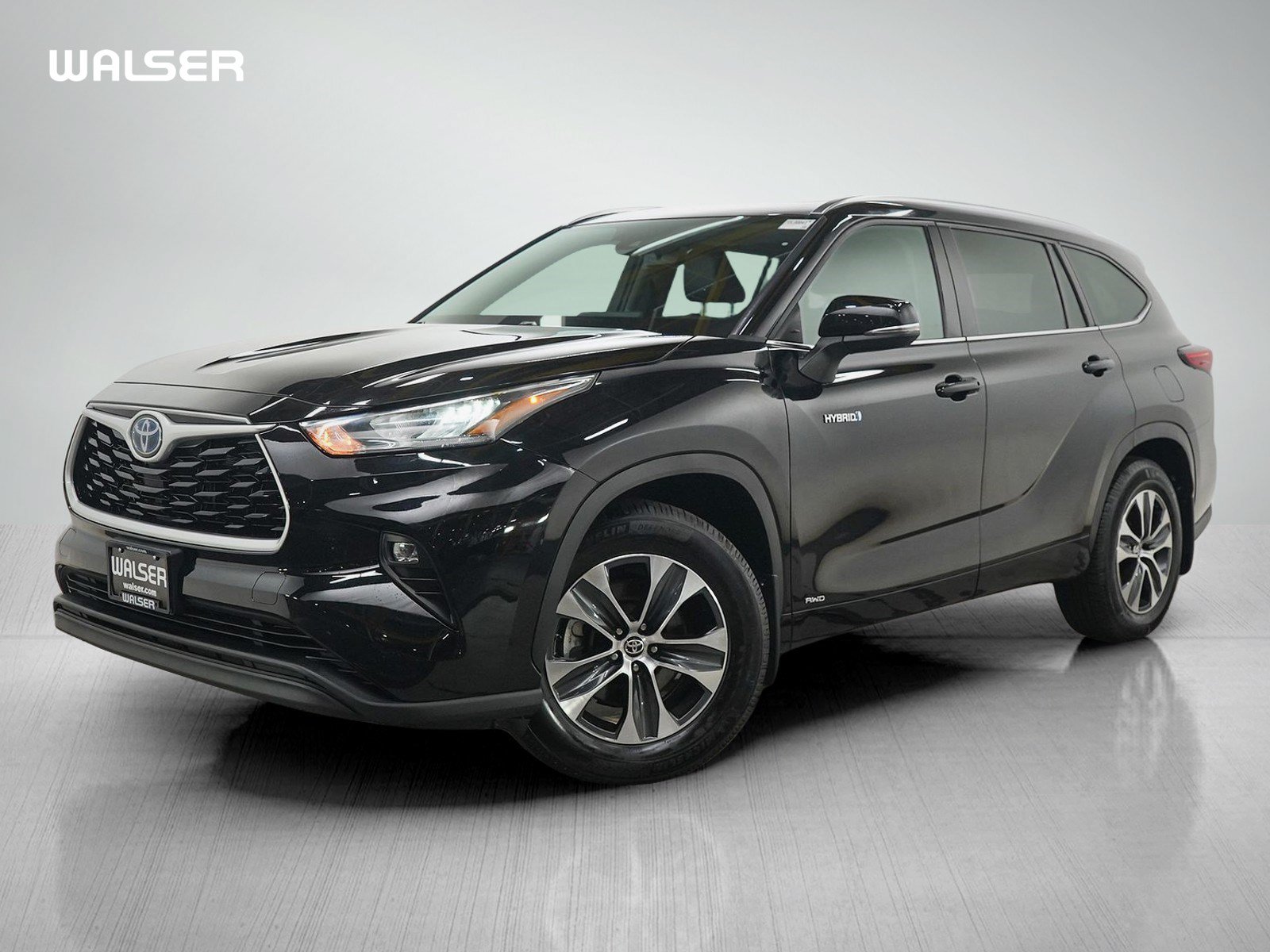 Used 2020 Toyota Highlander XLE AWD/4WD video 1
