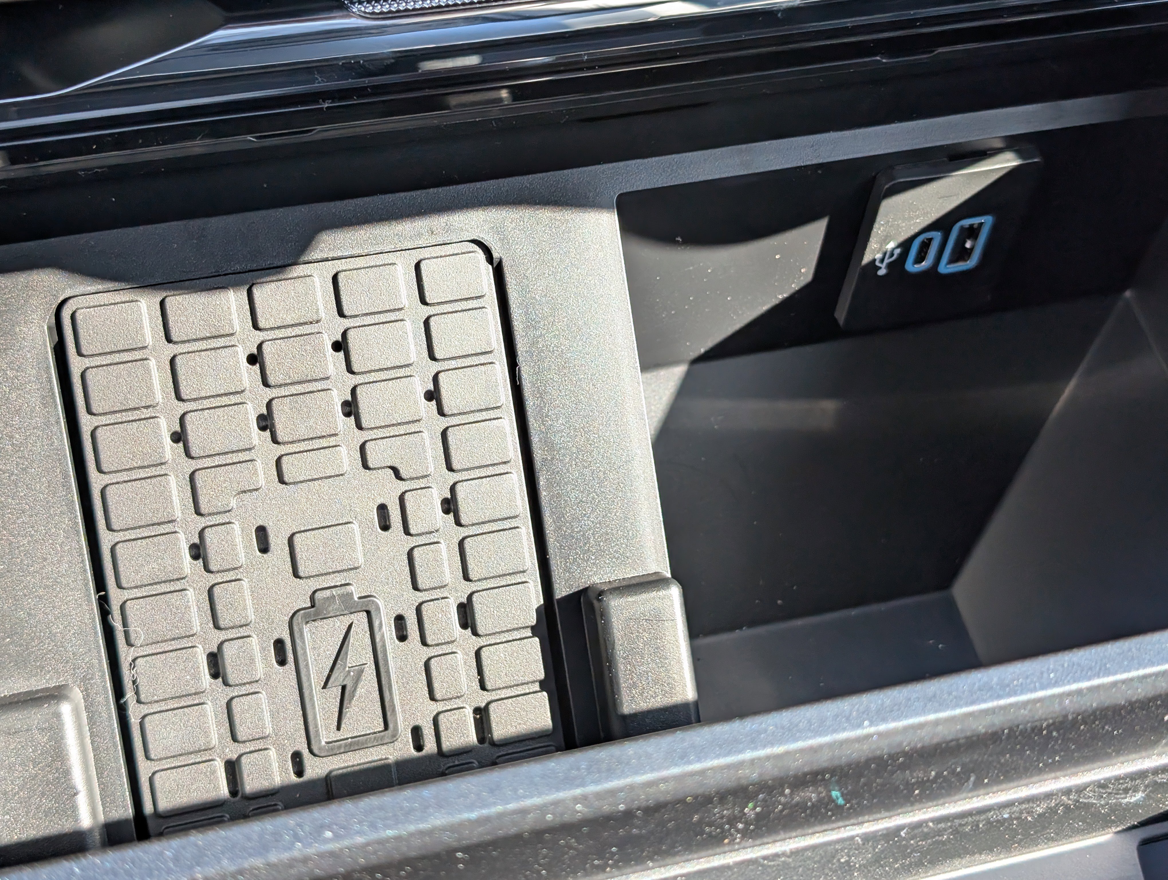 New 2026 Ford F250 Lariat w/ Black Appearance Package image 19