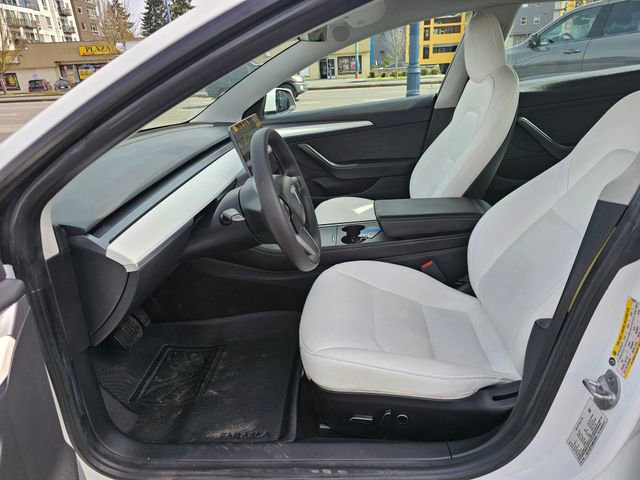 Used 2021 Tesla Model 3 Standard Range Plus image 22