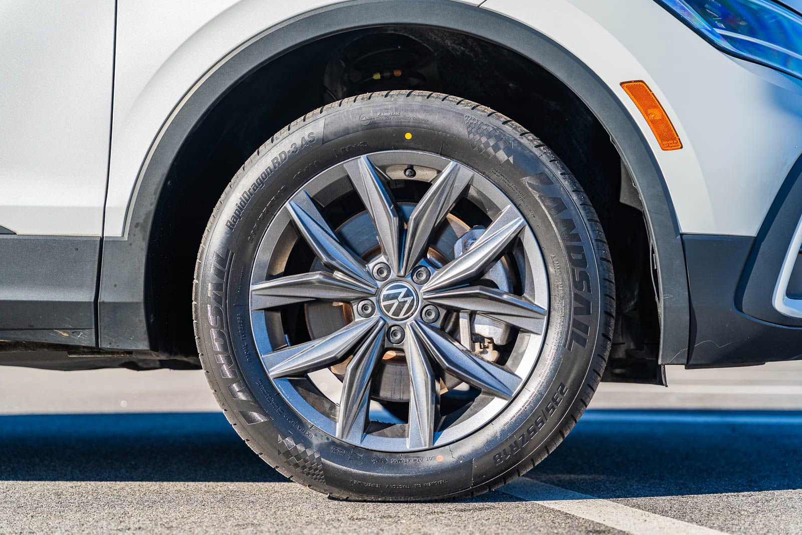 Used 2023 Volkswagen Tiguan SE image 9