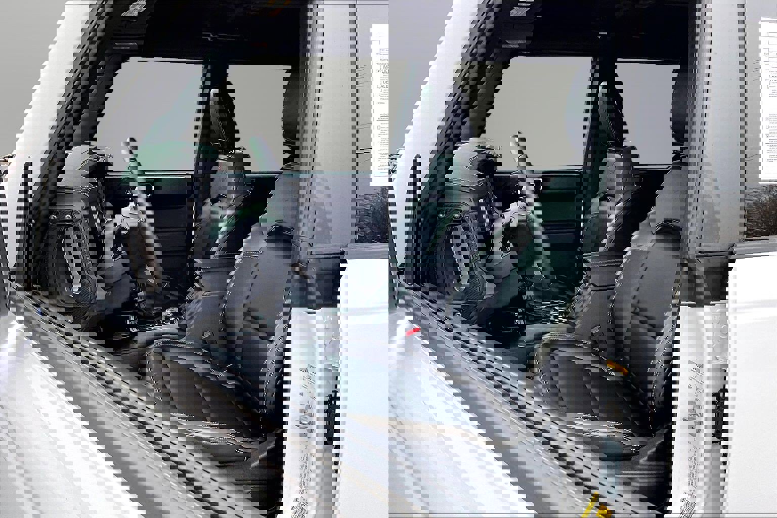 Used 2025 Ford Bronco Outer Banks image 15