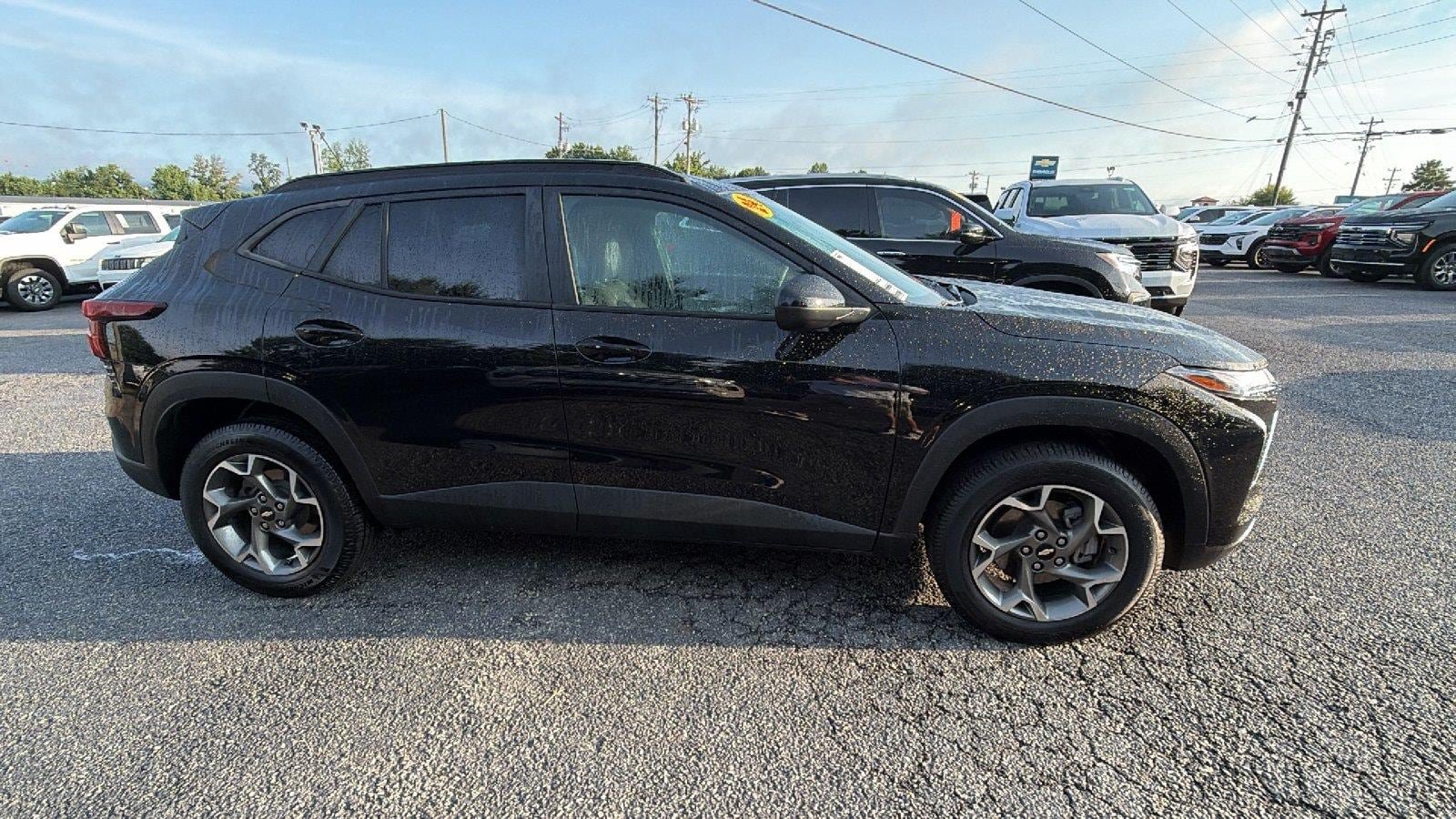 Used 2024 Chevrolet Trax LT w/ Driver Confidence Package FWD image 7