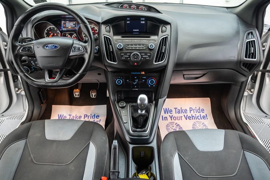 Used 2017 Ford Focus ST FWD image 22