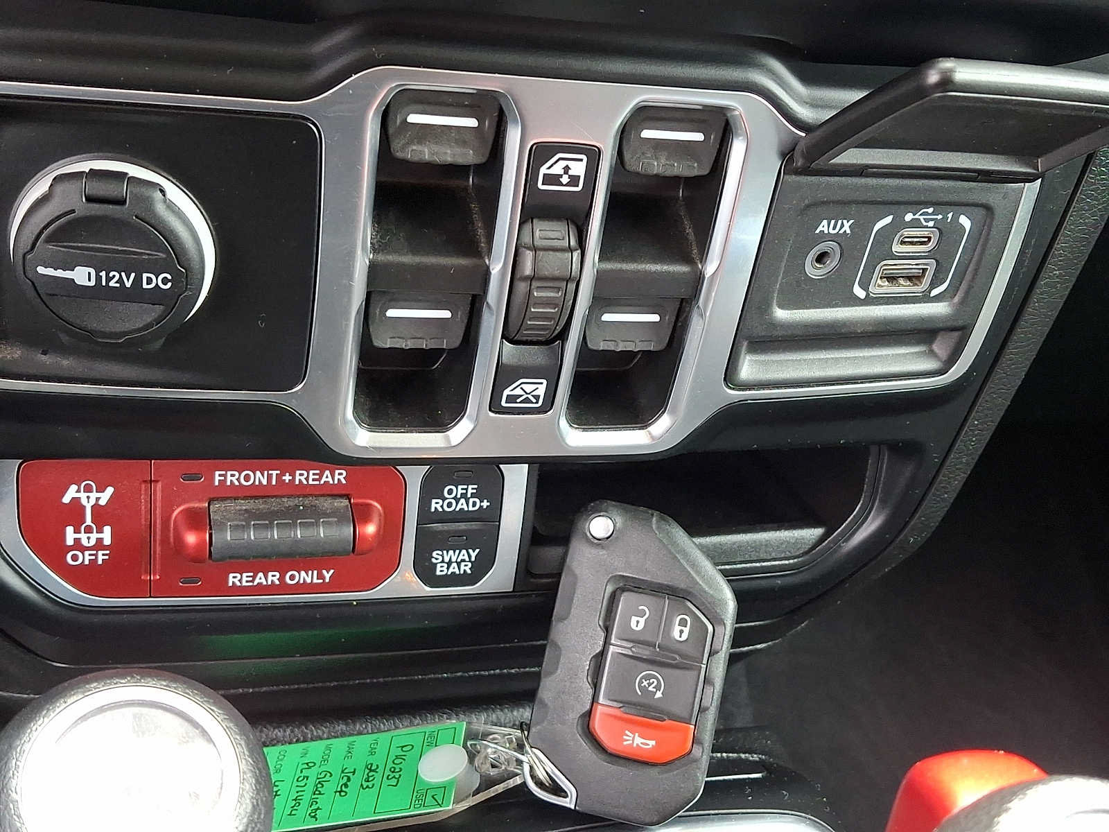 Certified 2023 Jeep Gladiator Rubicon w/ Cold Weather Group AWD/4WD image 25