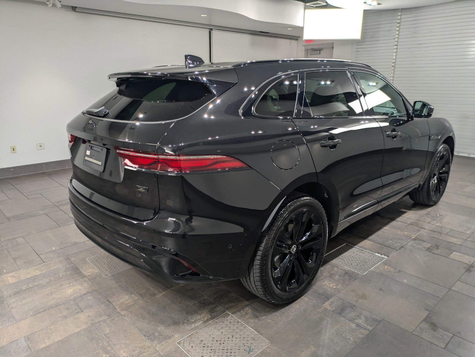 New 2026 Jaguar F-PACE R-Dynamic S image 27
