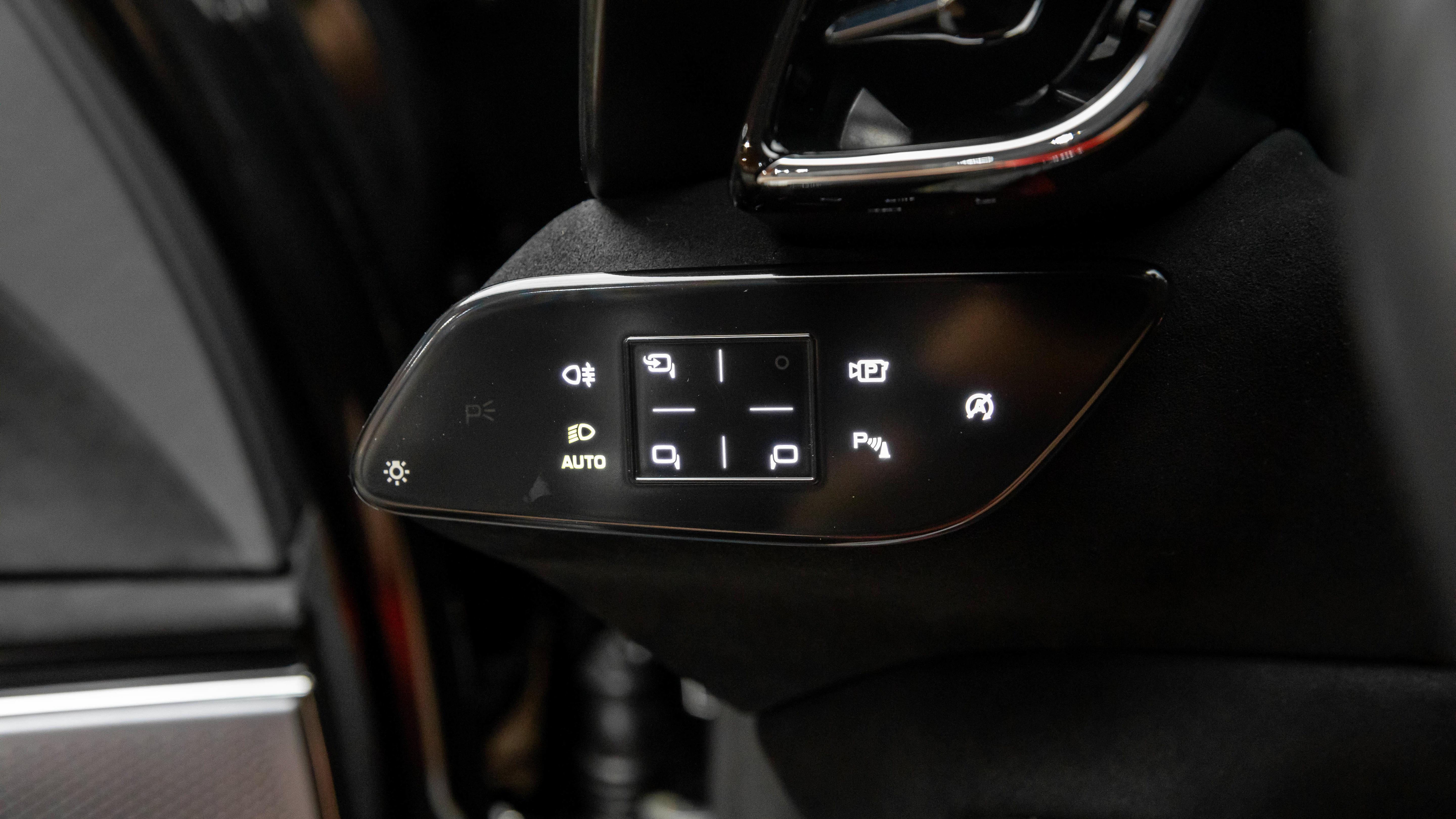 Certified 2022 Ferrari Roma RWD image 26