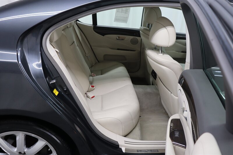 Used 2008 Lexus LS 460 RWD image 29