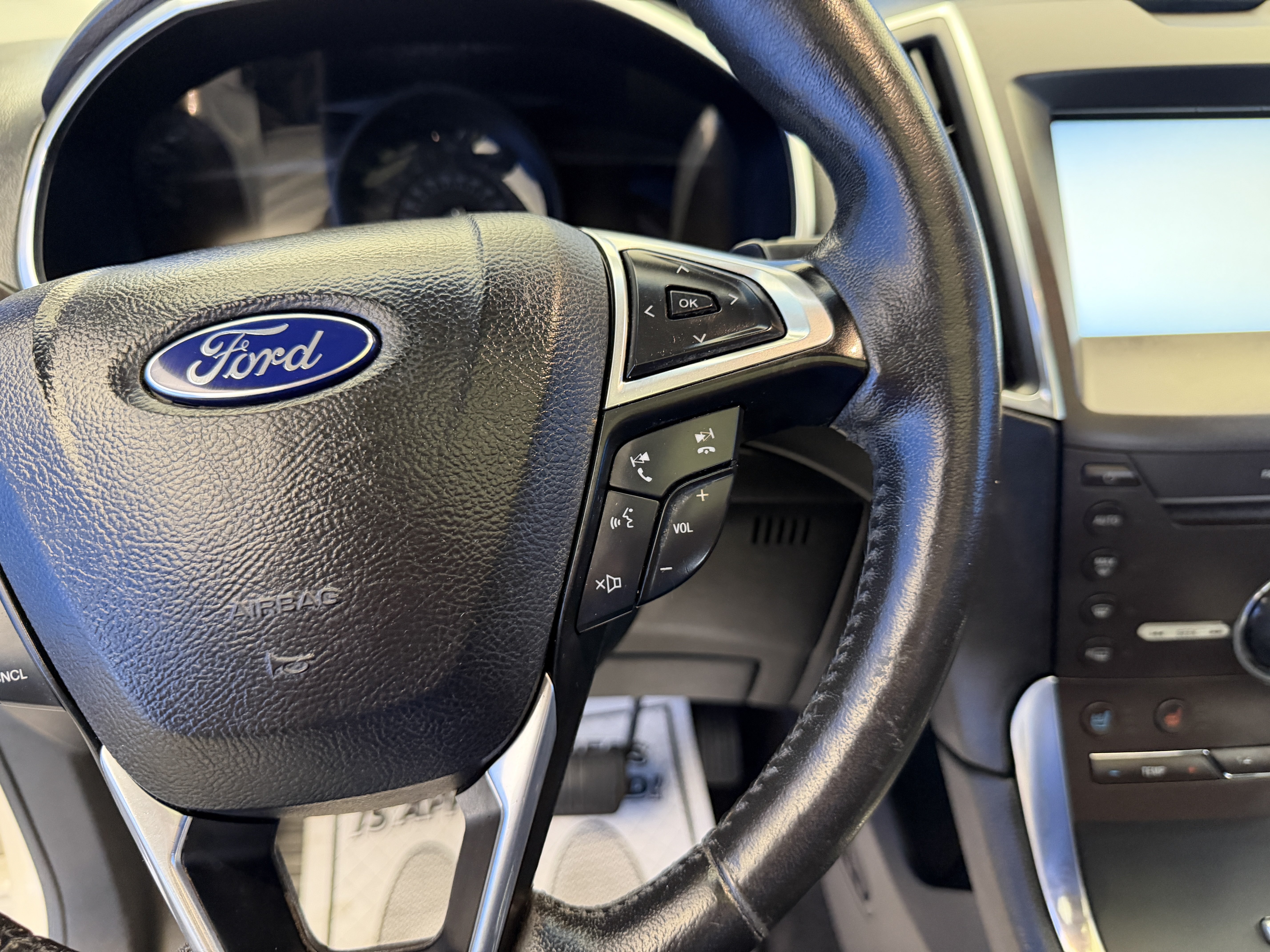 Used 2015 Ford Edge Titanium w/ Equipment Group 301A AWD/4WD image 17