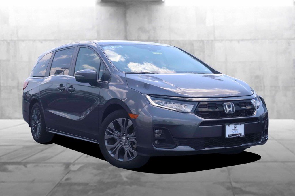 Certified 2025 Honda Odyssey Touring image 2