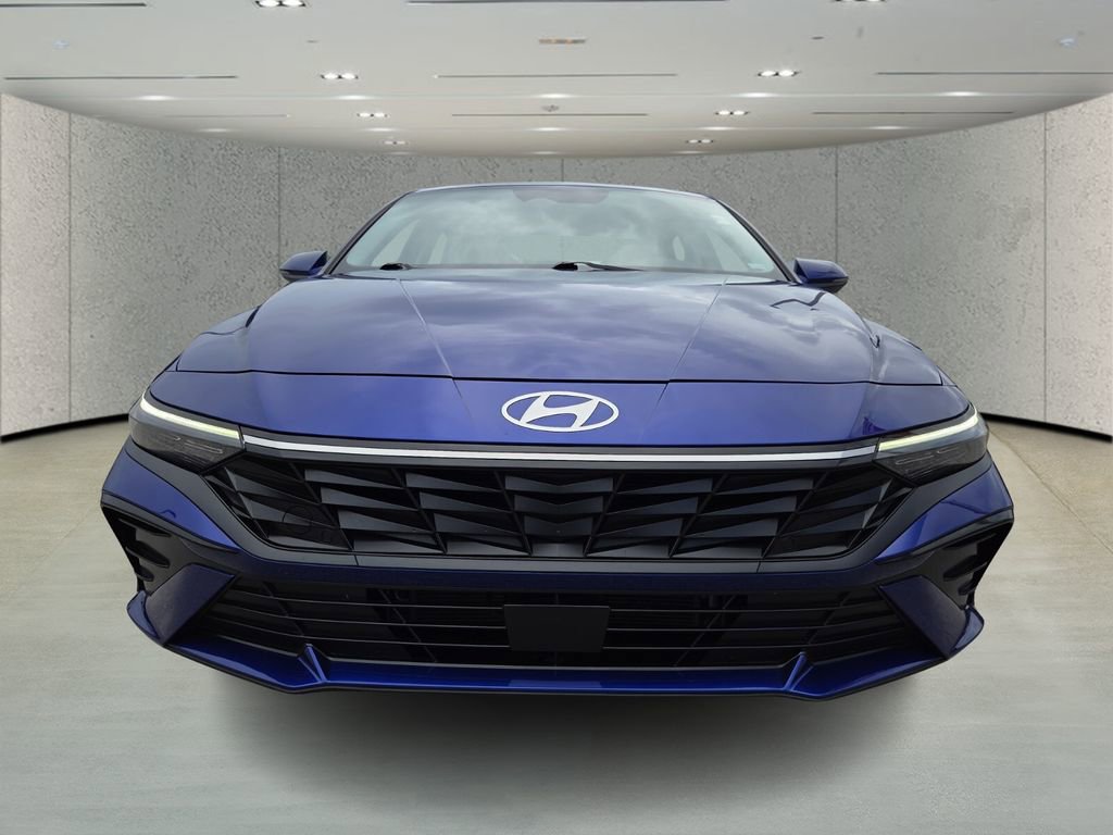 Used 2025 Hyundai Elantra Limited image 8