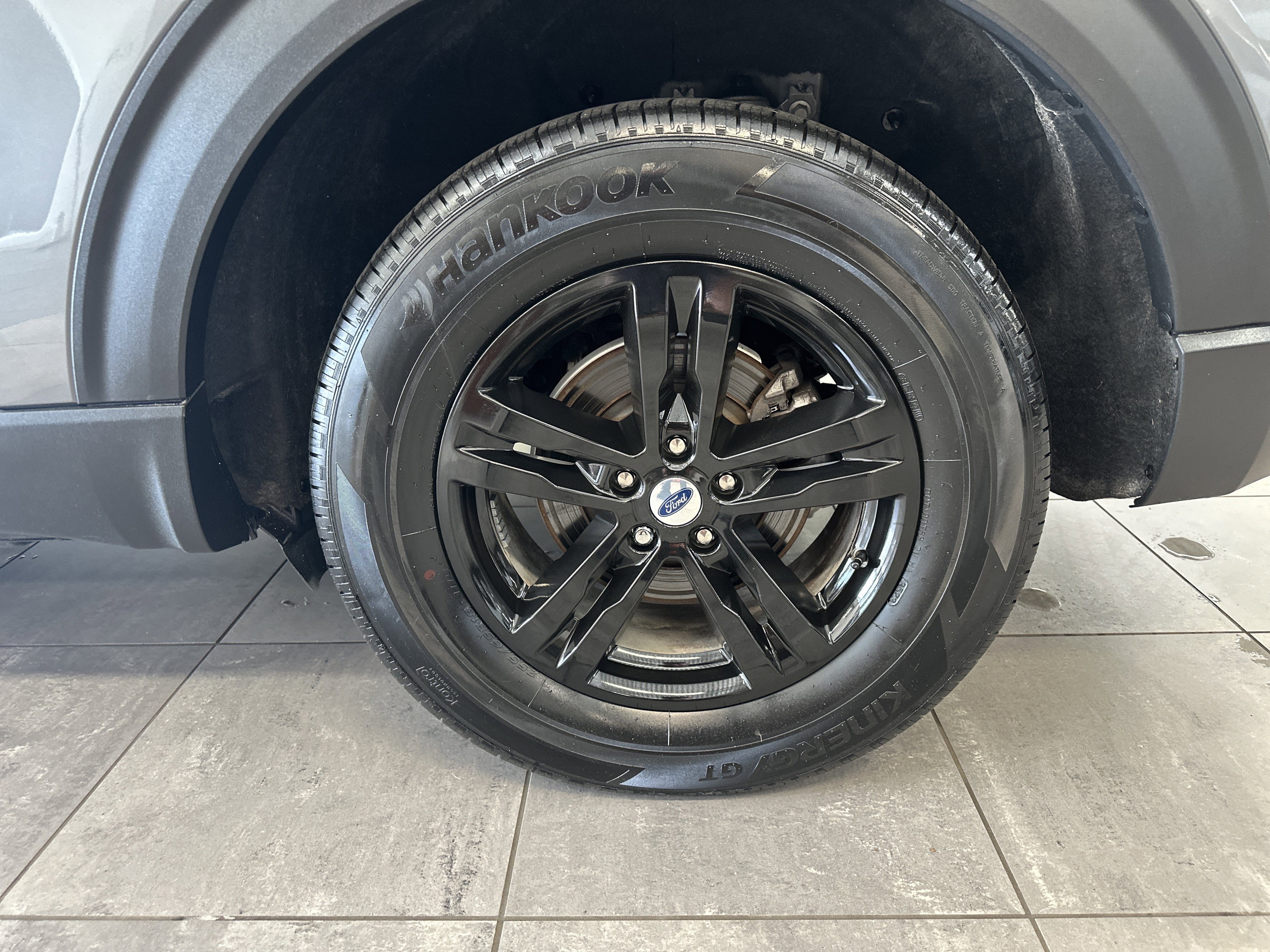 Used 2023 Ford Explorer XLT w/ Equipment Group 202A image 8