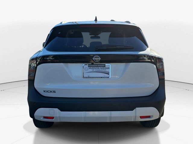 New 2026 Nissan Kicks SV w/ SV Premium Package FWD image 9