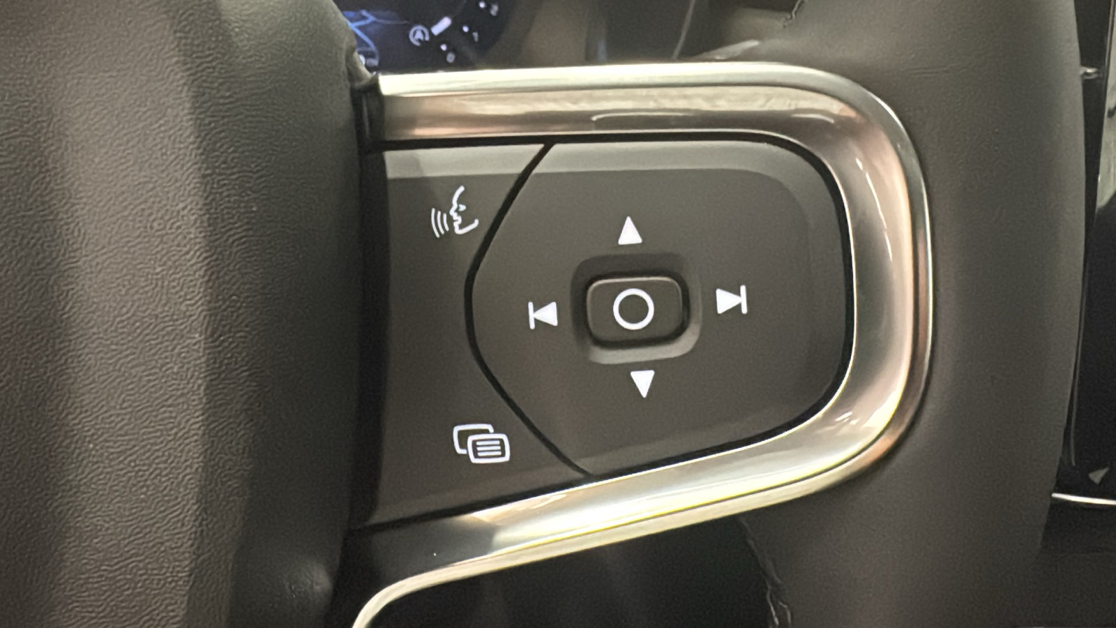 New 2026 Volvo XC40 B5 Ultra w/ Climate Package AWD/4WD image 14