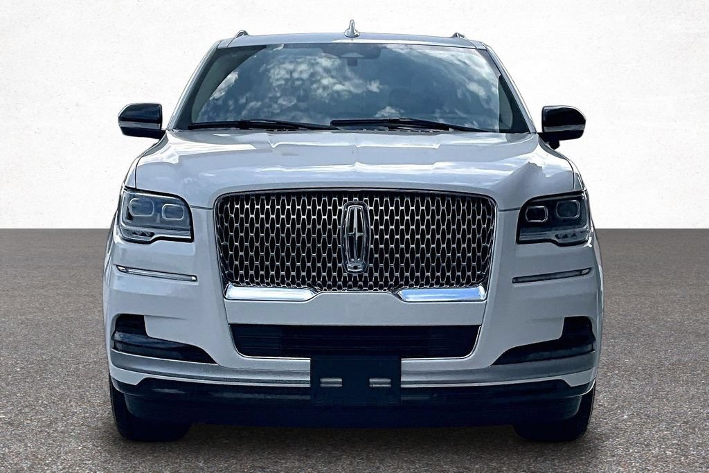 Used 2024 Lincoln Navigator Reserve AWD/4WD image 3