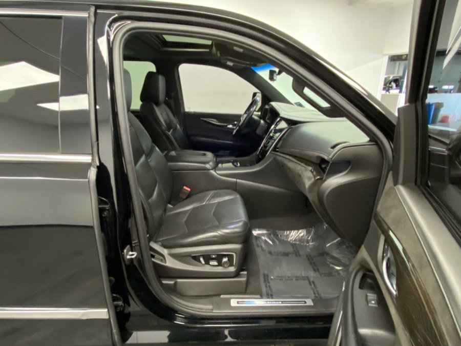 Used 2017 Cadillac Escalade Platinum AWD/4WD image 23