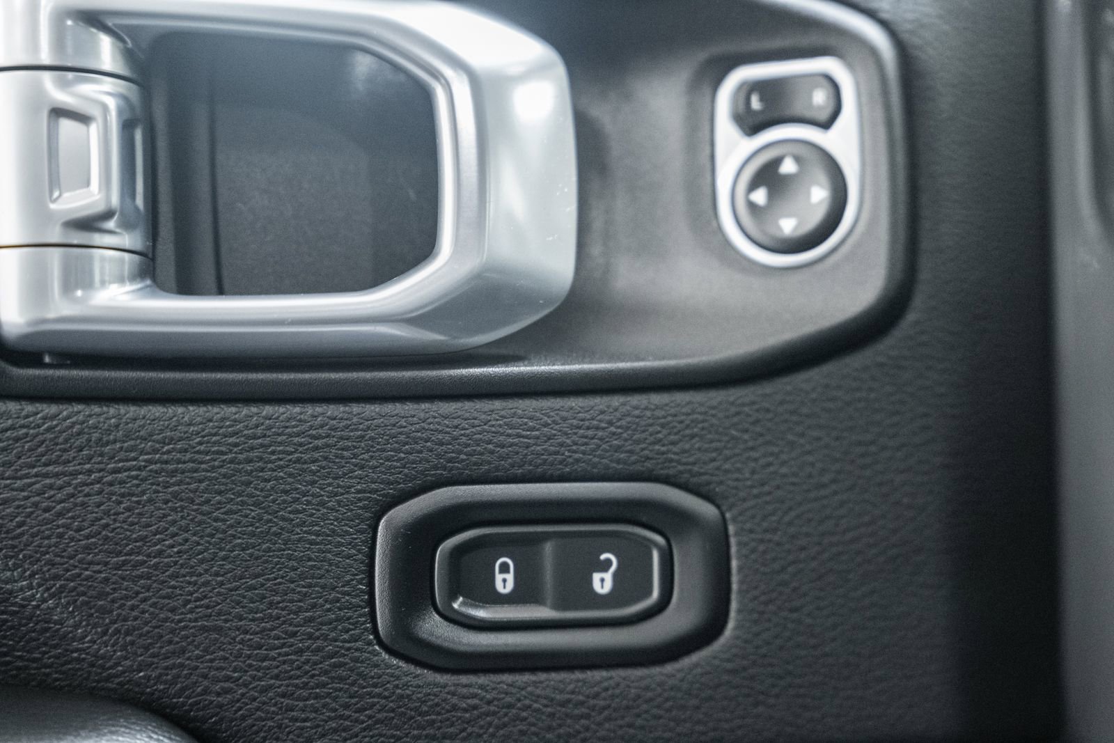 Used 2023 Jeep Wrangler Rubicon 392 image 46