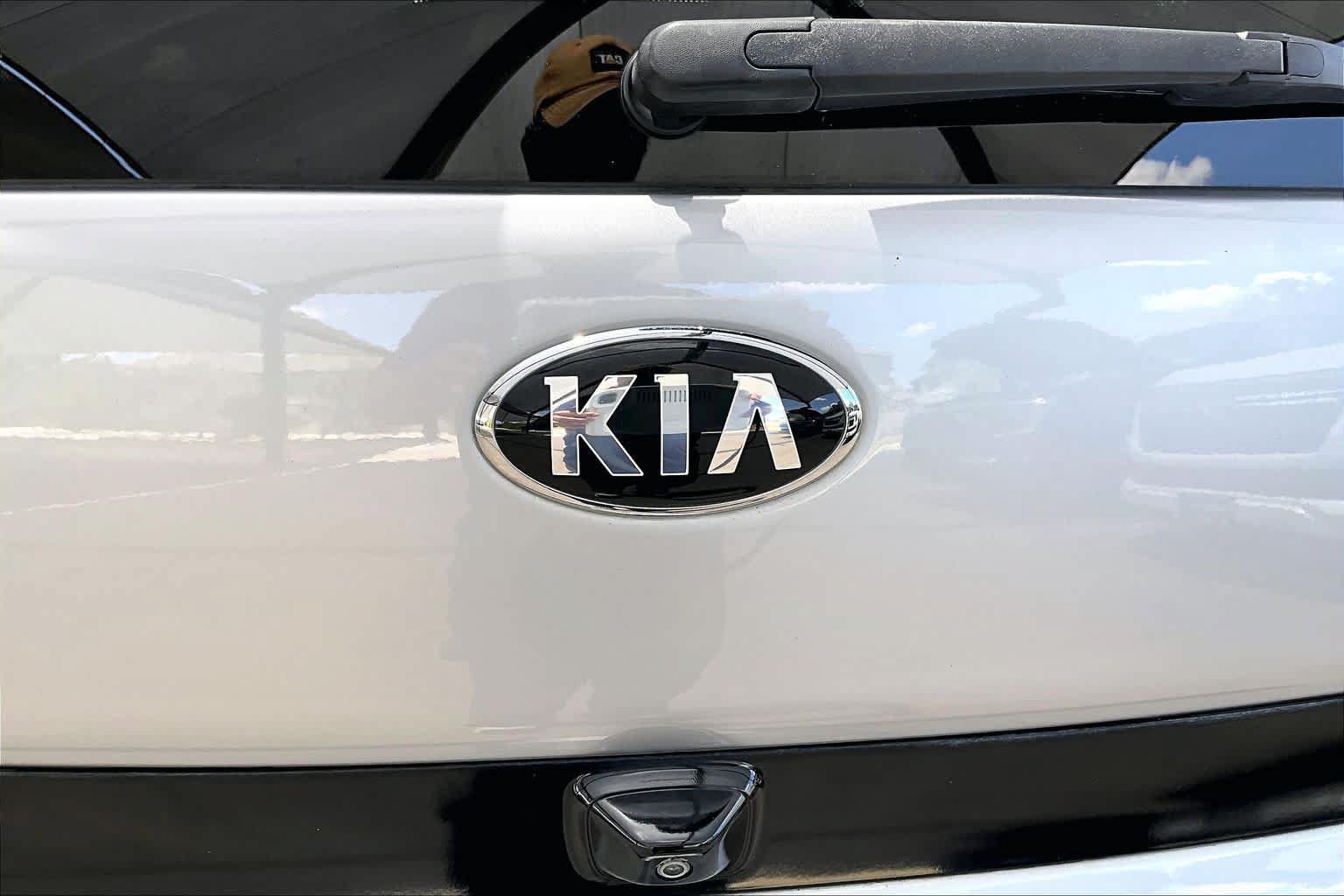 Used 2019 Kia Soul ! FWD image 30