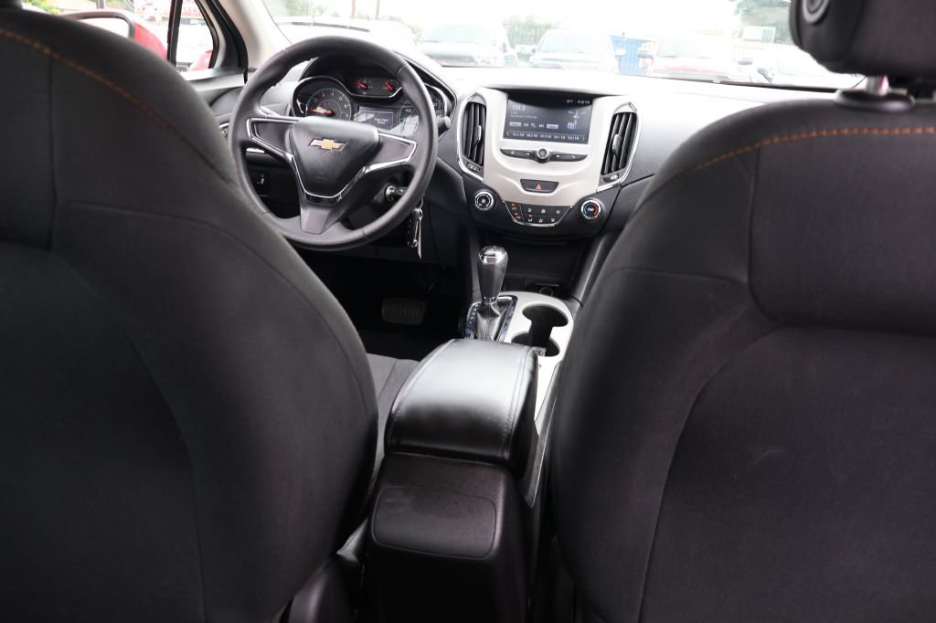 Used 2017 Chevrolet Cruze LS FWD image 37