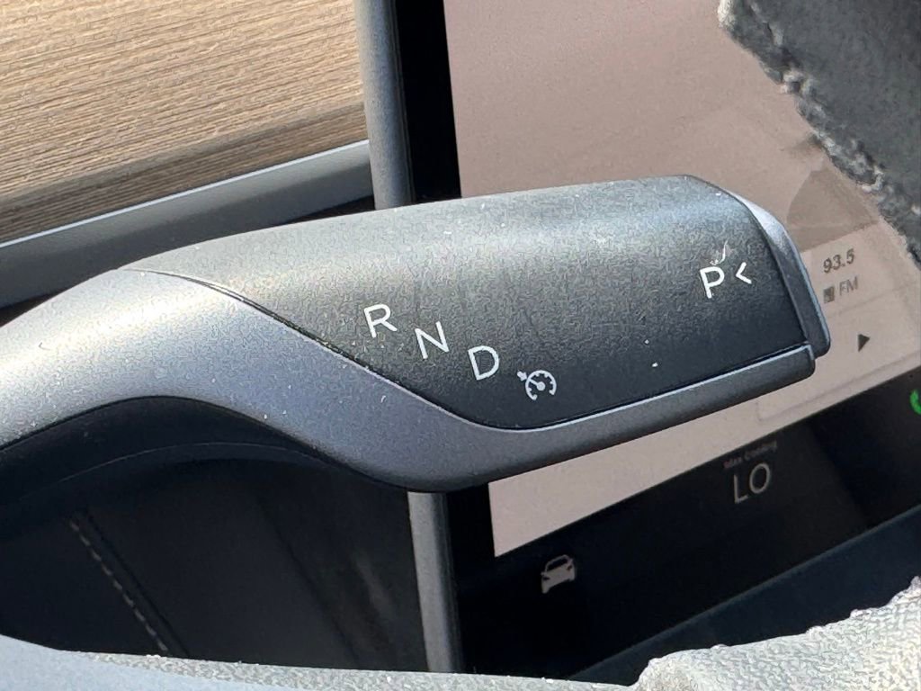 Used 2023 Tesla Model Y Long Range image 24